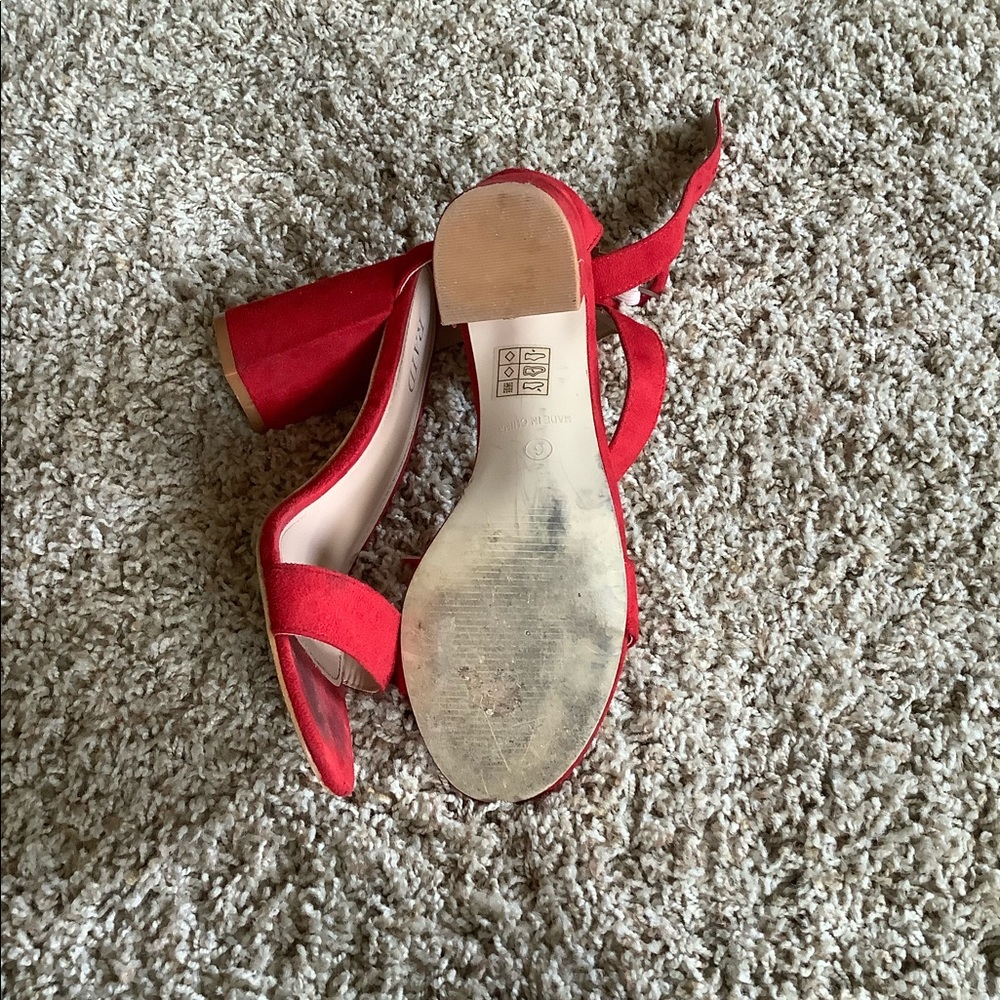Red heels - Picture 6 of 8